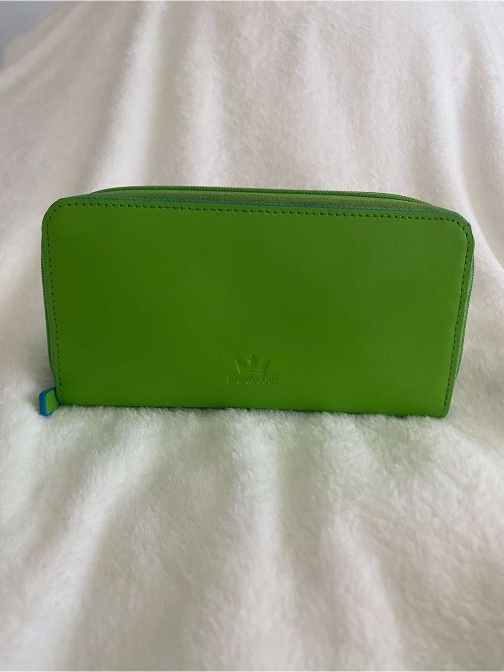 Baekgaard Bright Green Zip-Around Leather Wallet with Blue inside